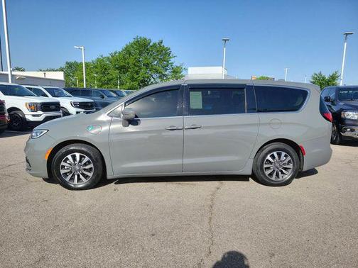 Ceramic Gray Clearcoat 2022 Chrysler Pacifica Hybrid Touring L