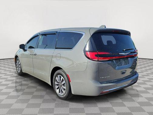 Ceramic Gray Clearcoat 2022 Chrysler Pacifica Hybrid Touring L
