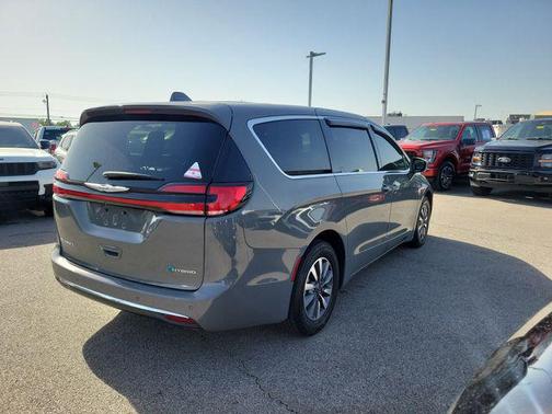 Ceramic Gray Clearcoat 2022 Chrysler Pacifica Hybrid Touring L