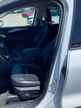 OXFORD WHITE 2021 Ford Escape SEL