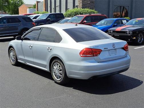 2015 Volkswagen Passat 1.8T Auto S