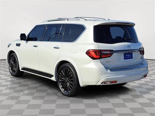 2022 INFINITI QX80 Premium Select