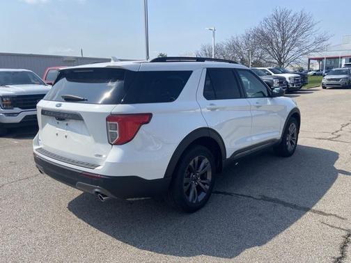 Star White Metallic Tri-Coat 2023 Ford Explorer XLT