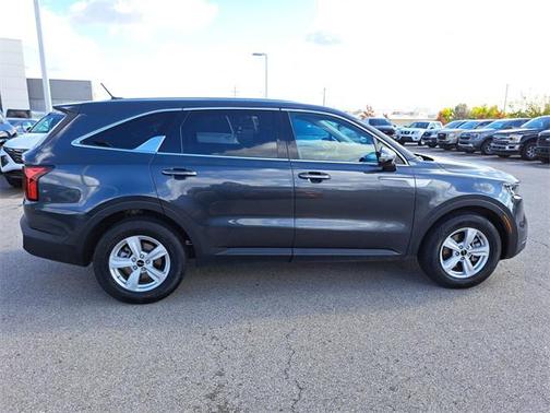 2023 Kia Sorento LX