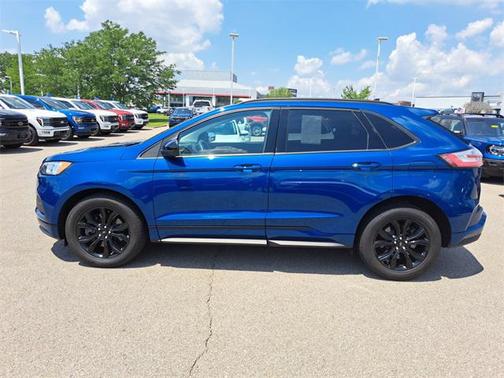 2022 Ford Edge SE