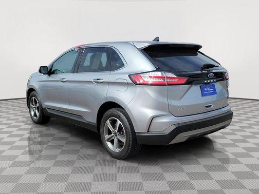 Silver Metallic 2023 Ford Edge SEL
