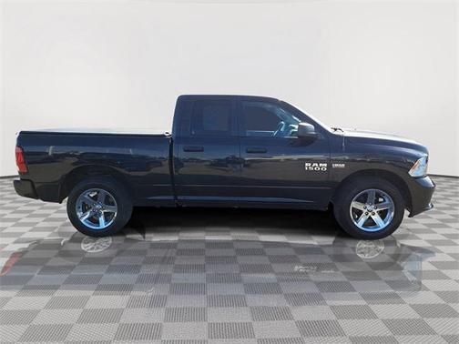 Brilliant Black Crystal Pearlcoat 2017 RAM 1500 Express