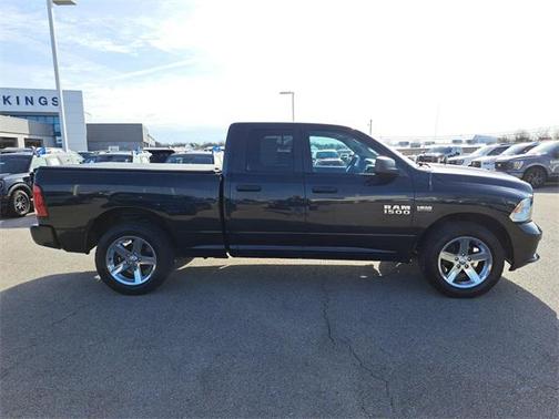 Brilliant Black Crystal Pearlcoat 2017 RAM 1500 Express