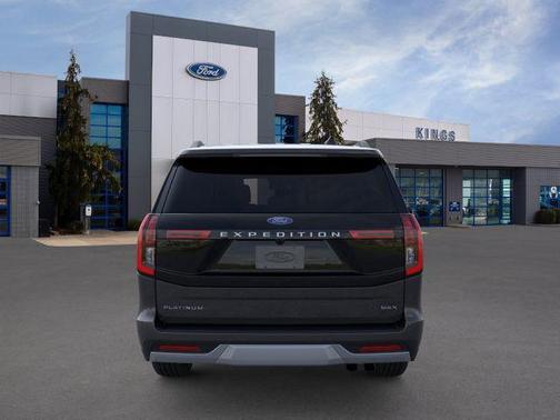 Dark Matter Gray Metallic 2026 Ford Expedition Max Platinum