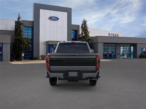 2025 Ford F-350 Platinum