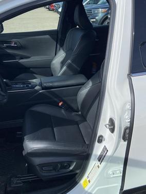 Oxygen White 2023 Toyota Crown Platinum