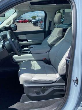 GLACIER GRAY MET TRI-COAT 2026 Ford Expedition Active