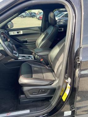 Black Metallic 2023 Ford Explorer ST-Line