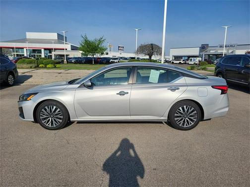 Brilliant Silver Metallic 2024 Nissan Altima 2.5 SV