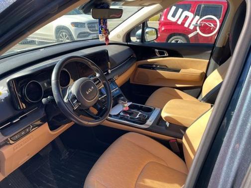 2024 Kia Carnival EX