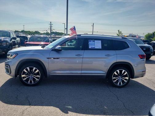 Pyrite Silver Metallic 2023 Volkswagen Atlas 3.6L SEL Premium