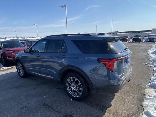 2025 Ford Explorer Active