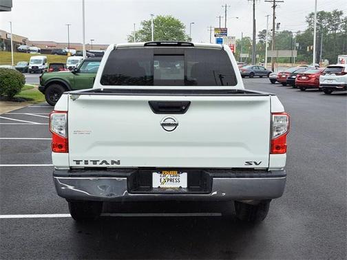 2017 Nissan Titan SV