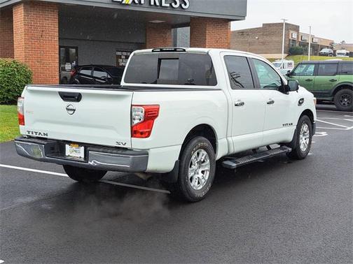 2017 Nissan Titan SV
