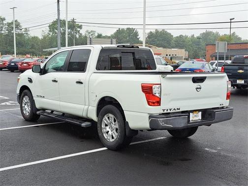 2017 Nissan Titan SV