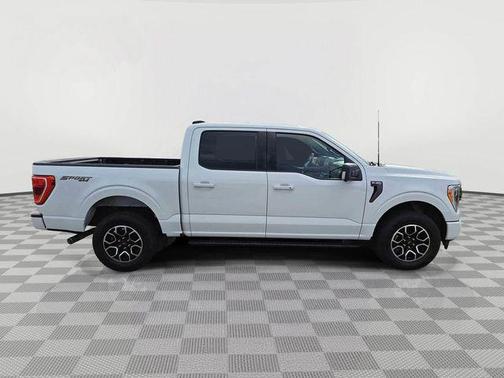 OXFORD WHITE 2022 Ford F-150 XLT
