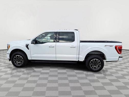OXFORD WHITE 2022 Ford F-150 XLT