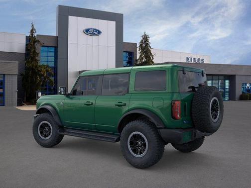 ERUPTION GREEN METALLIC 2025 Ford Bronco Outer Banks