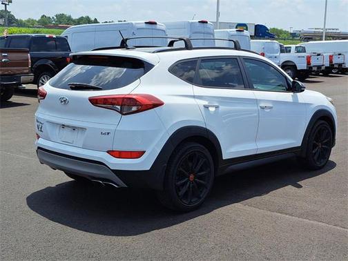 2017 Hyundai TUCSON Night