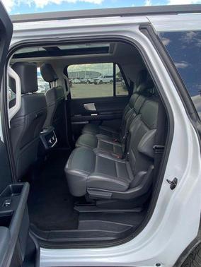 Silver Metallic 2025 Ford Expedition Active