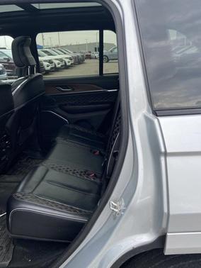 2022 Jeep Grand Cherokee Summit