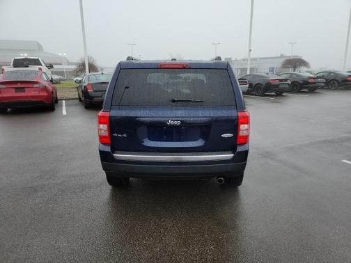 Photo 5 of 23 of 2016 Jeep Patriot Latitude