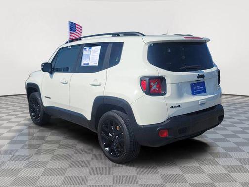 Alpine White Clearcoat 2023 Jeep Renegade Altitude