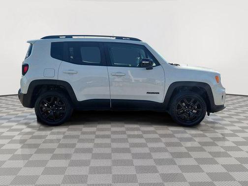 Alpine White Clearcoat 2023 Jeep Renegade Altitude