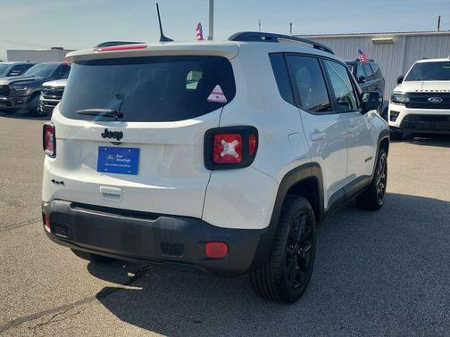 Alpine White Clearcoat 2023 Jeep Renegade Altitude