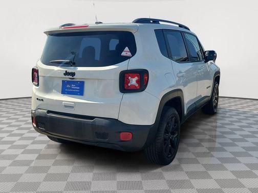 Alpine White Clearcoat 2023 Jeep Renegade Altitude
