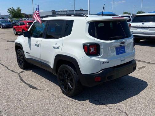 Alpine White Clearcoat 2023 Jeep Renegade Altitude