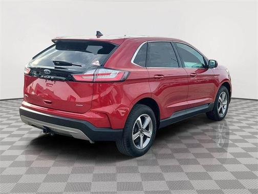 Rapid Red Metallic Tinted Clearcoat 2024 Ford Edge SEL