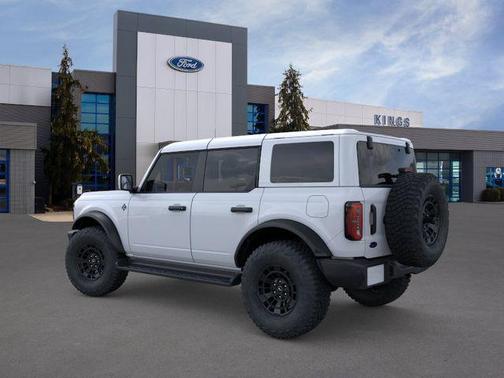 Oxford White 2026 Ford Bronco Outer Banks