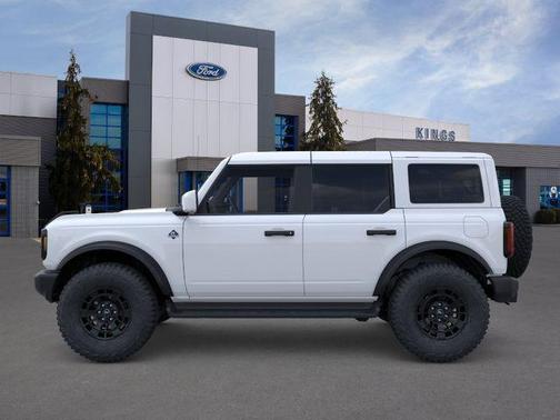 Oxford White 2026 Ford Bronco Outer Banks