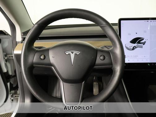 Pearl White Multi-Coat 2019 Tesla Model 3 Standard Range Plus