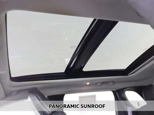 Diamond Black Crystal Pearlcoat 2022 Jeep Cherokee Limited