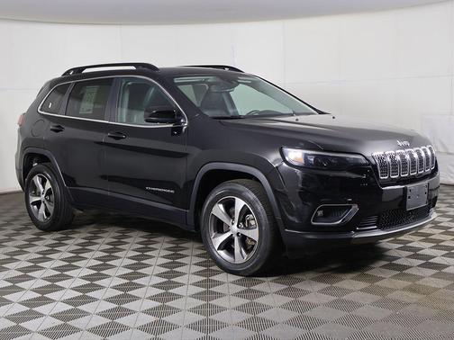 Diamond Black Crystal Pearlcoat 2022 Jeep Cherokee Limited