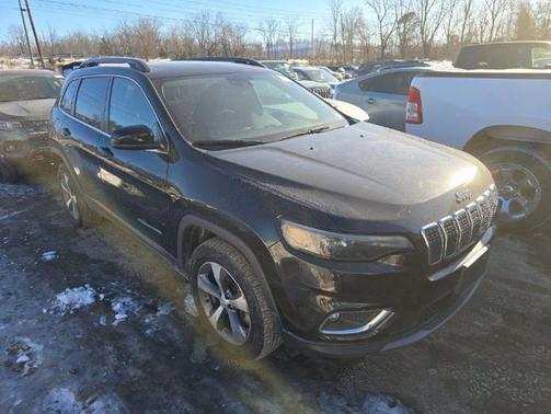 Diamond Black Crystal Pearlcoat 2022 Jeep Cherokee Limited