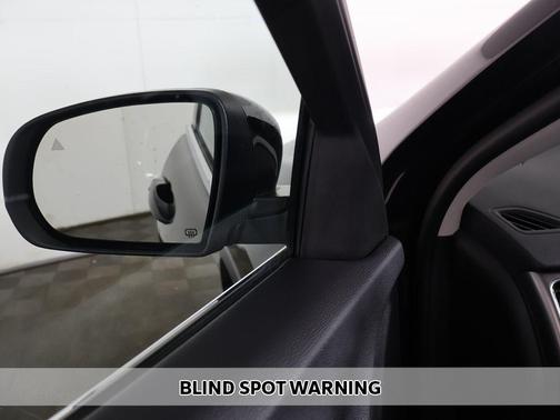 Diamond Black Crystal Pearlcoat 2022 Jeep Cherokee Limited