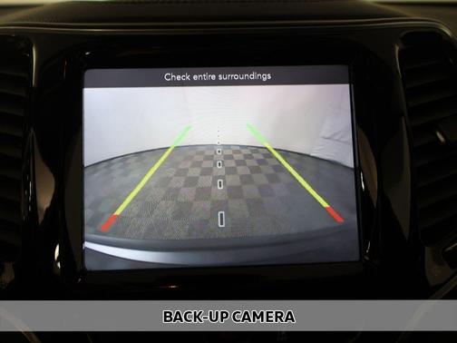 Diamond Black Crystal Pearlcoat 2022 Jeep Cherokee Limited