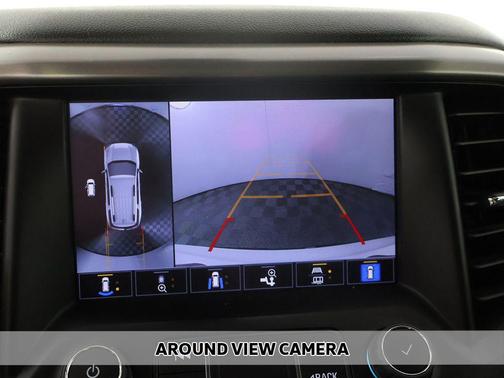 White Frost Tricoat 2023 GMC Acadia AWD AT4