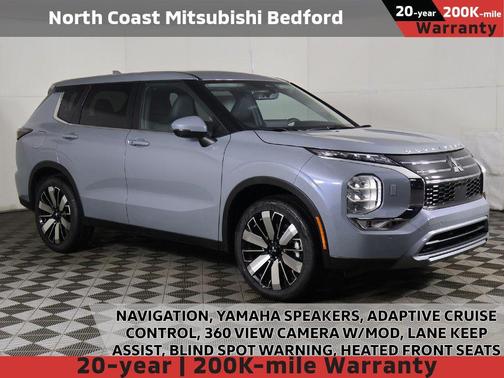 Moonstone Gray Metallic 2026 Mitsubishi Outlander SE S-AWC