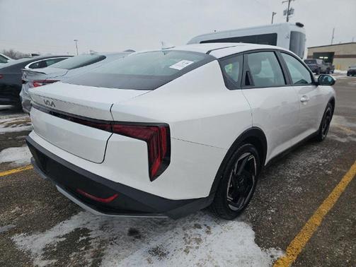 2025 Kia K4 EX