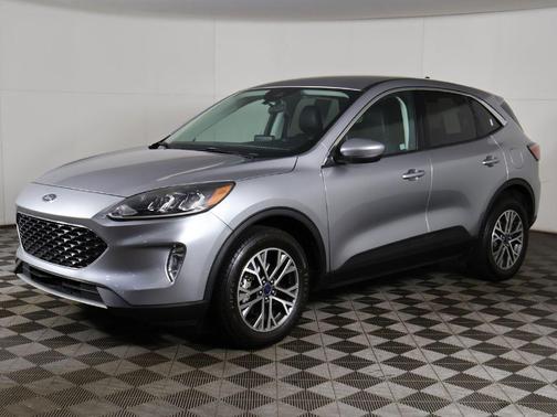 Silver Metallic 2022 Ford Escape SEL