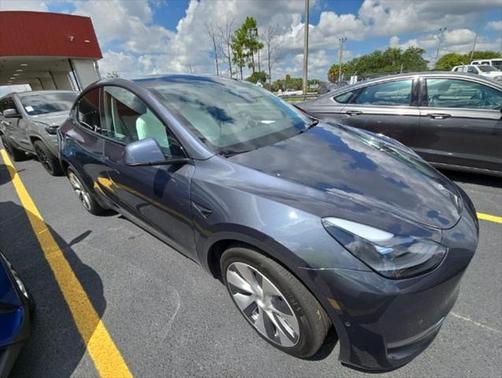 2022 Tesla Model Y Long Range Dual Motor All-Wheel Drive